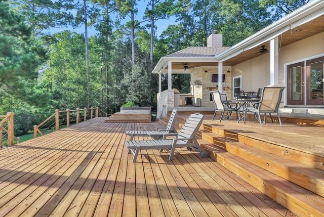 334 Sunset Drive, Livingston, TX 77351