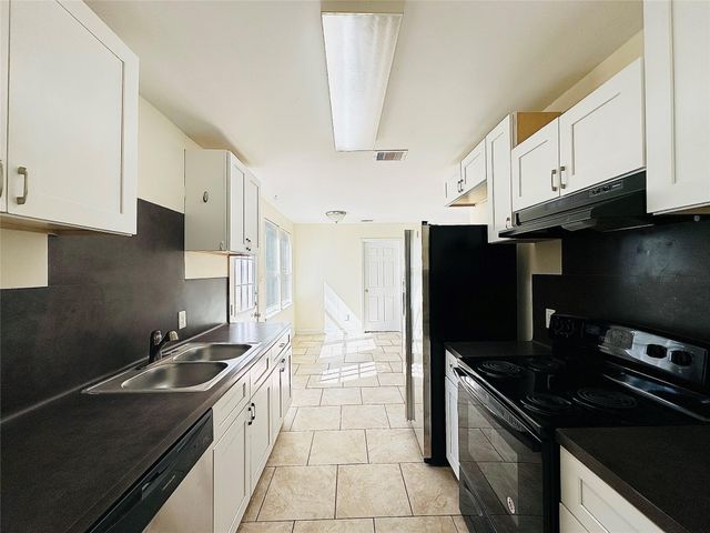 6729 Lodge Street, Houston, TX 77092