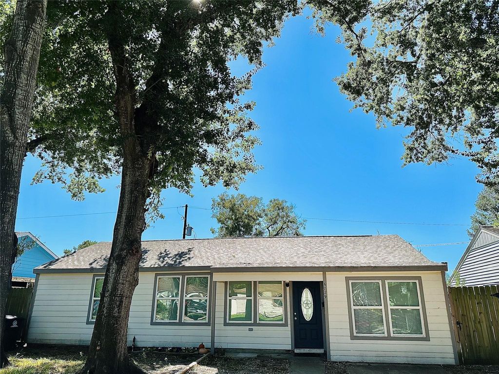 6729 Lodge Street, Houston, TX 77092