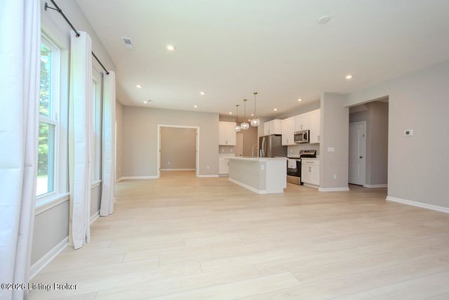 17801 Bridle Run Dr, Louisville, KY 40245
