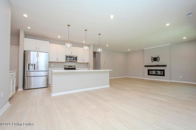 17801 Bridle Run Dr, Louisville, KY 40245