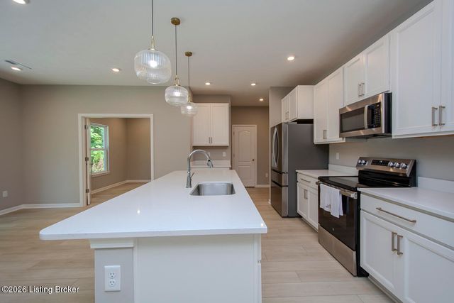17801 Bridle Run Dr, Louisville, KY 40245