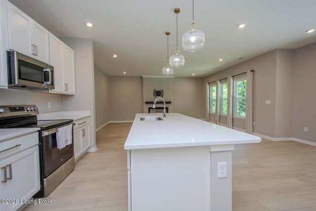 17801 Bridle Run Dr, Louisville, KY 40245