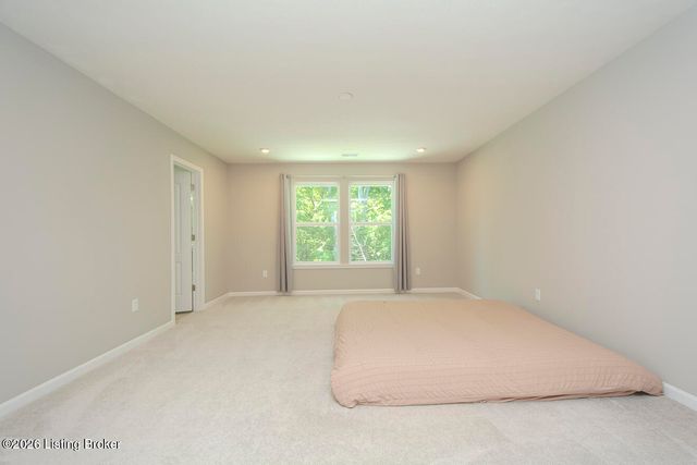 17801 Bridle Run Dr, Louisville, KY 40245
