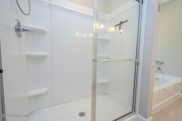 17801 Bridle Run Dr, Louisville, KY 40245
