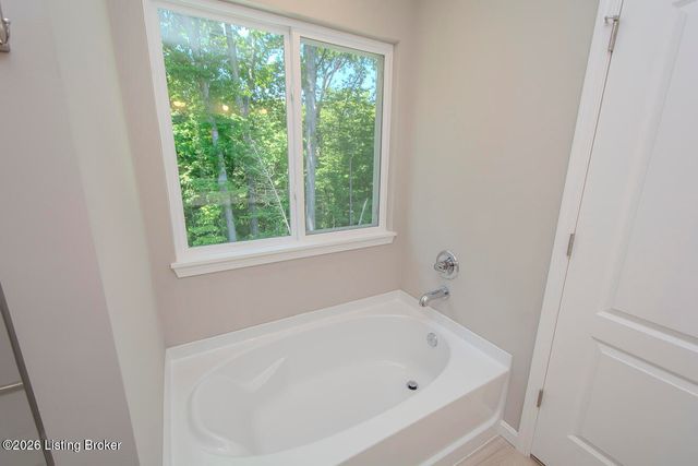 17801 Bridle Run Dr, Louisville, KY 40245