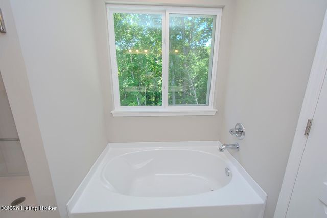 17801 Bridle Run Dr, Louisville, KY 40245