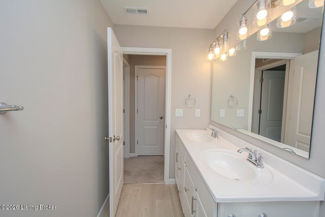 17801 Bridle Run Dr, Louisville, KY 40245