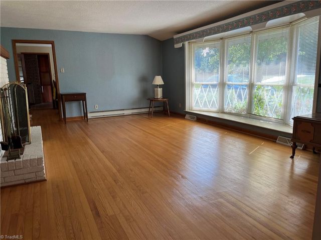 4009 Groometown Road, Greensboro, NC 27407