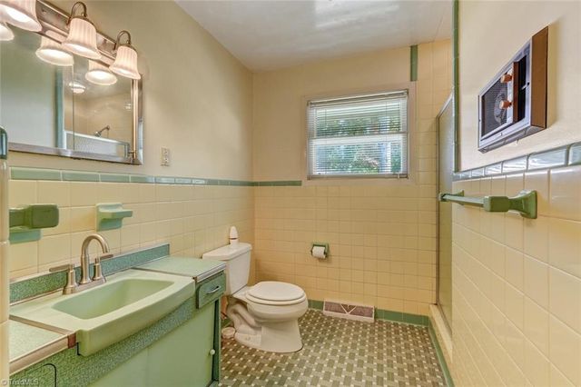 4009 Groometown Road, Greensboro, NC 27407