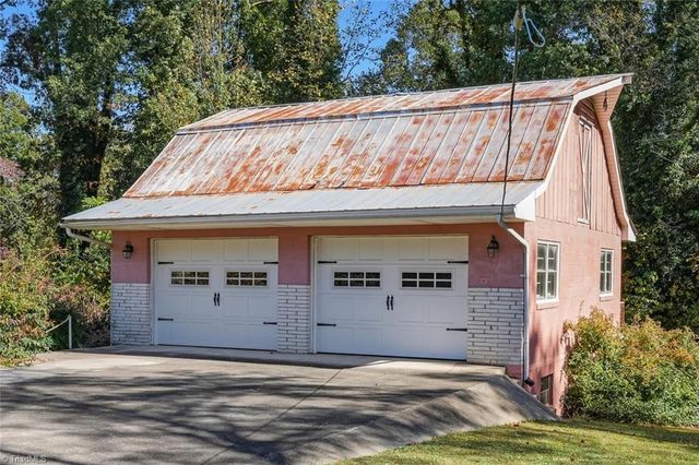 4009 Groometown Road, Greensboro, NC 27407