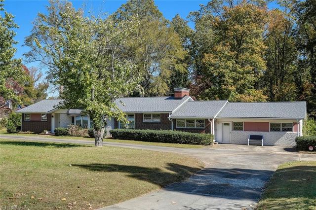 4009 Groometown Road, Greensboro, NC 27407