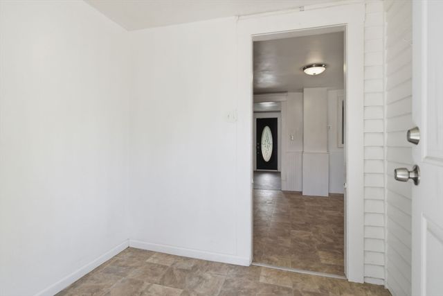 25 High Street, Agawam, MA 01001