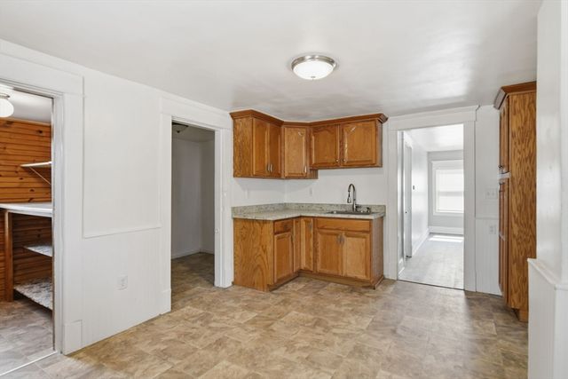 25 High Street, Agawam, MA 01001