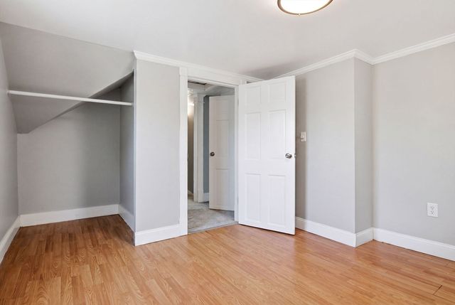 25 High Street, Agawam, MA 01001