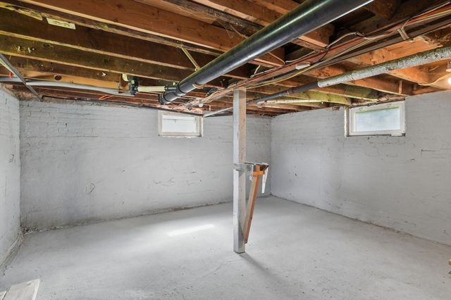25 High Street, Agawam, MA 01001
