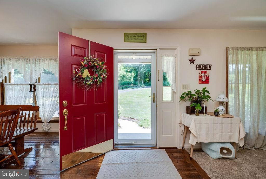 881 ZION RD, Mohnton, PA 19540
