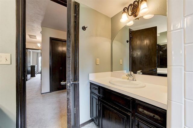 613 SW 63rd Terrace, Oklahoma City, OK 73139