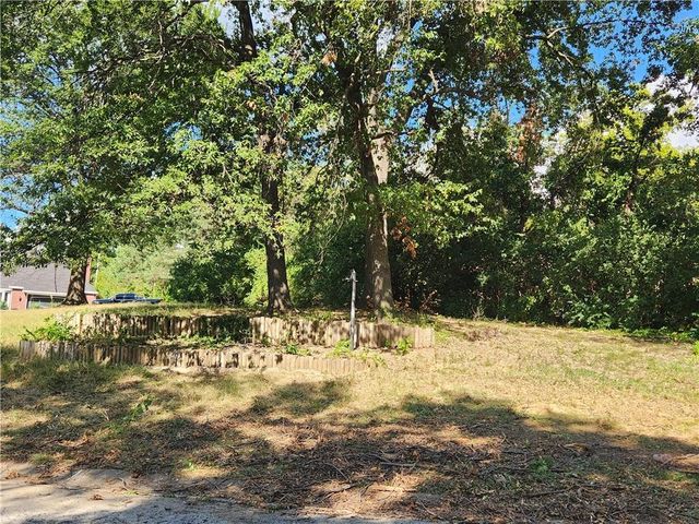 Ash Avenue, Raytown, MO 64138