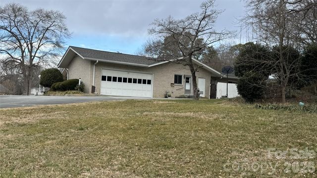 938 Sandswood Drive, Gastonia, NC 28054