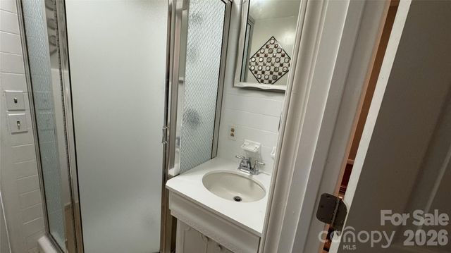 938 Sandswood Drive, Gastonia, NC 28054