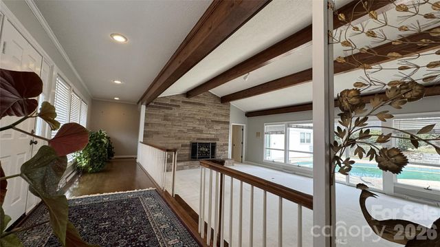 938 Sandswood Drive, Gastonia, NC 28054