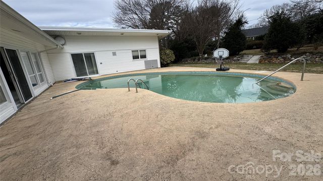 938 Sandswood Drive, Gastonia, NC 28054