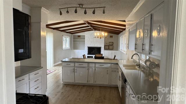 938 Sandswood Drive, Gastonia, NC 28054