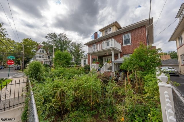 300 Ridge St, Newark City, NJ 07104