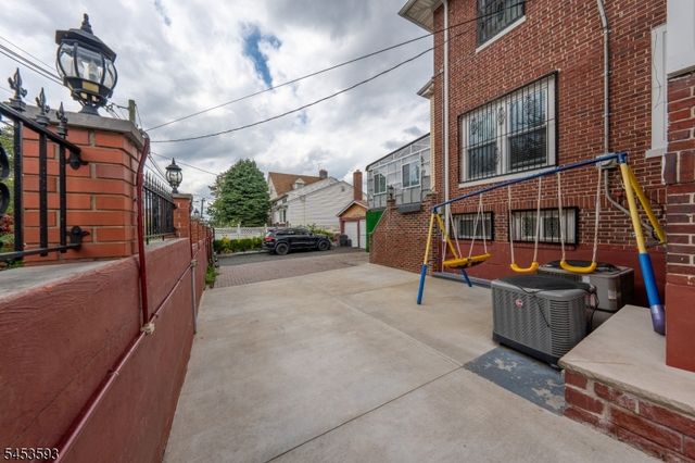 300 Ridge St, Newark City, NJ 07104