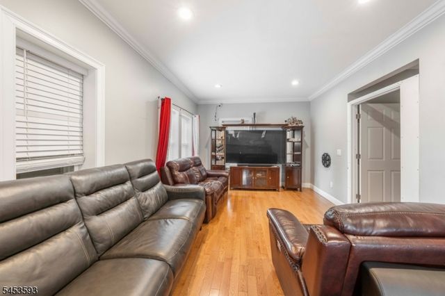 300 Ridge St, Newark City, NJ 07104
