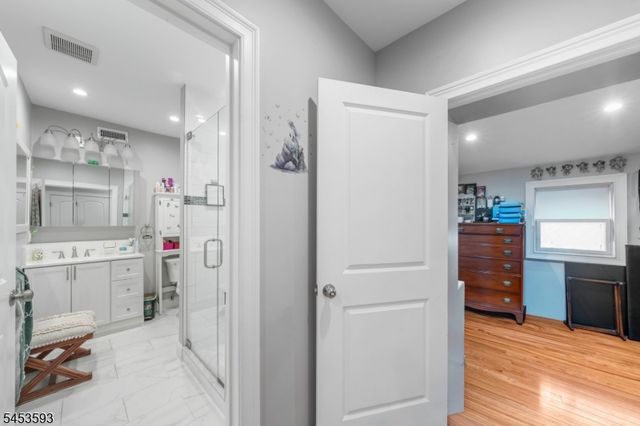 300 Ridge St, Newark City, NJ 07104