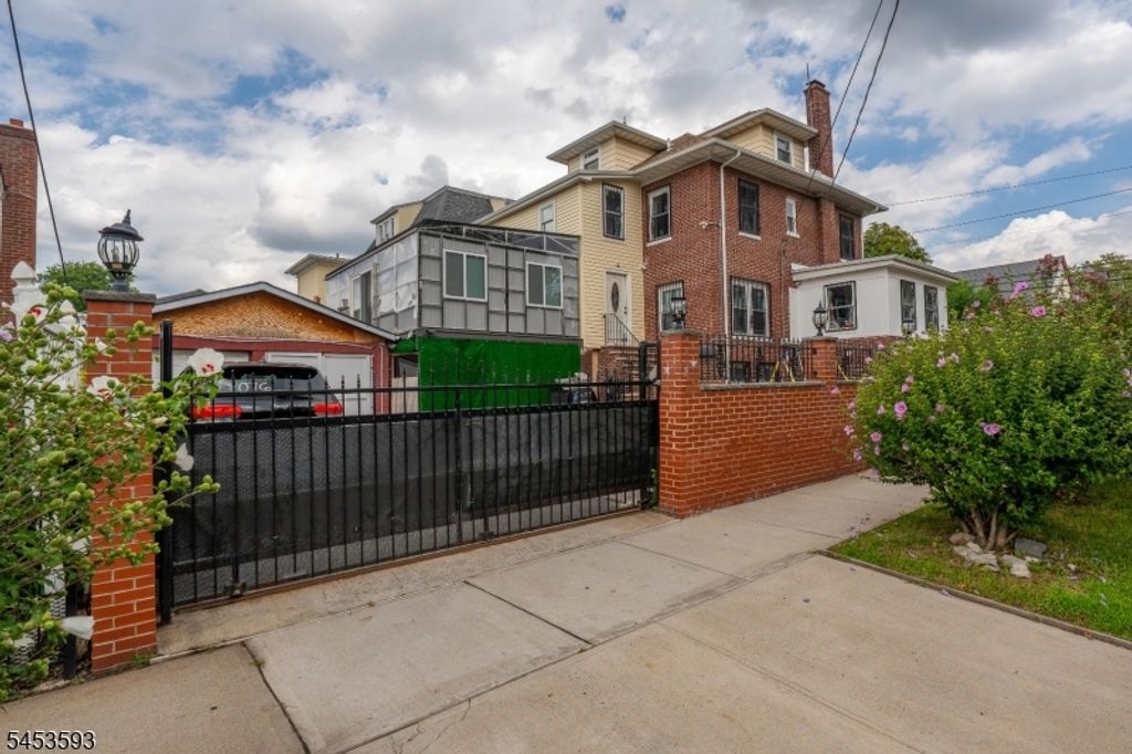 300 Ridge St, Newark City, NJ 07104 — photo 3