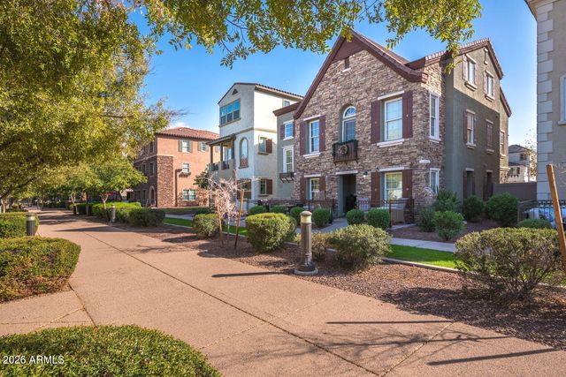 1664 E BRIDGEPORT Parkway, Gilbert, AZ 85295