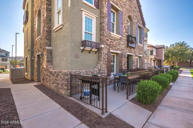 1664 E BRIDGEPORT Parkway, Gilbert, AZ 85295