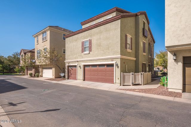 1664 E BRIDGEPORT Parkway, Gilbert, AZ 85295