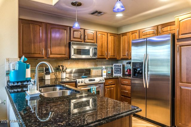 1664 E BRIDGEPORT Parkway, Gilbert, AZ 85295