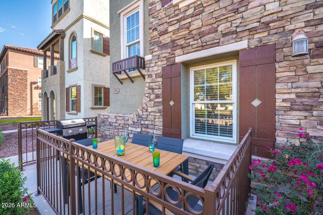 1664 E BRIDGEPORT Parkway, Gilbert, AZ 85295