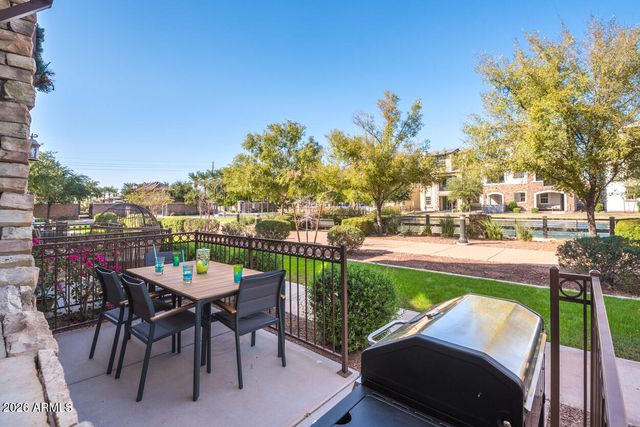 1664 E BRIDGEPORT Parkway, Gilbert, AZ 85295