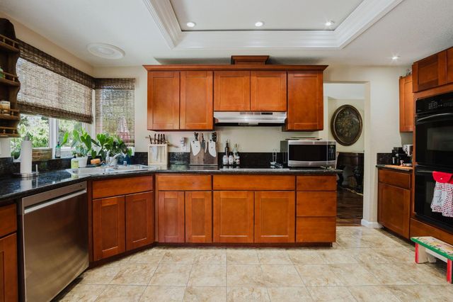 9881 Turtle Dove Ct, Elk Grove, CA 95624