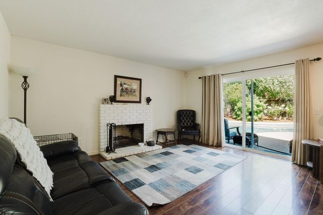 9881 Turtle Dove Ct, Elk Grove, CA 95624