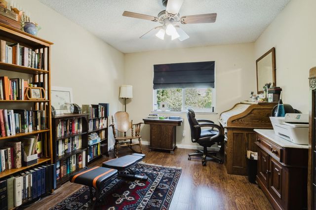 9881 Turtle Dove Ct, Elk Grove, CA 95624