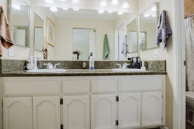 9881 Turtle Dove Ct, Elk Grove, CA 95624