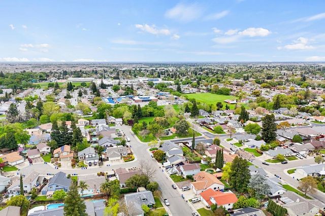 9881 Turtle Dove Ct, Elk Grove, CA 95624