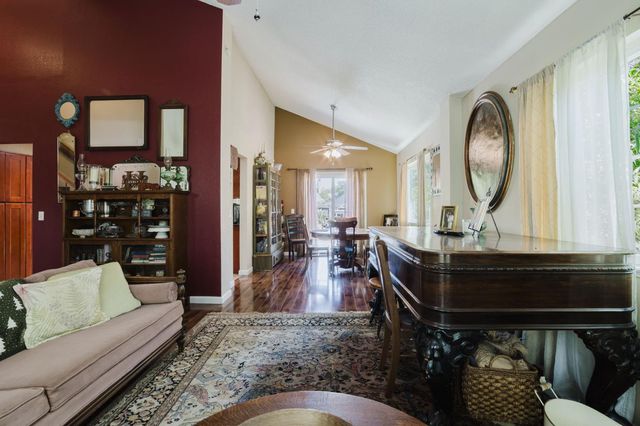 9881 Turtle Dove Ct, Elk Grove, CA 95624