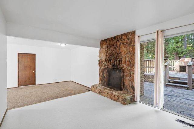 19701 Noyo Acres Dr, Fort Bragg, CA 95437