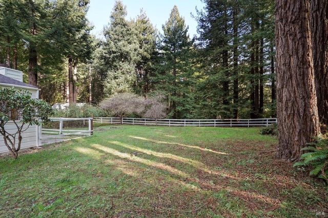 19701 Noyo Acres Dr, Fort Bragg, CA 95437