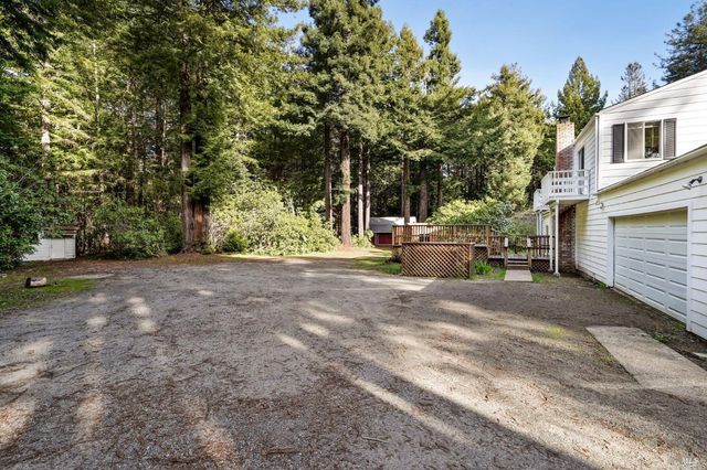 19701 Noyo Acres Dr, Fort Bragg, CA 95437