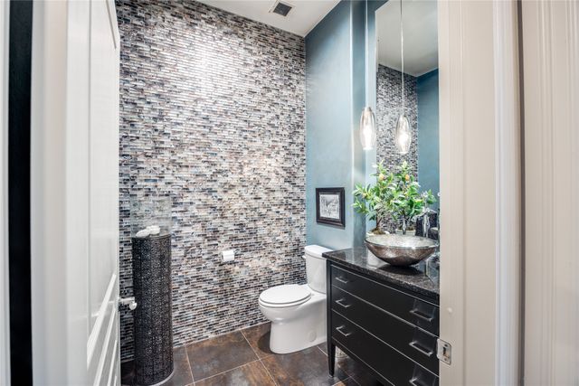 330 Las Colinas Boulevard E 1508, Irving, TX 75039