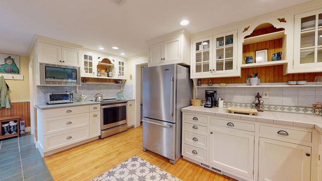 399 Pulp Mill Bridge Road, Weybridge, VT 05753